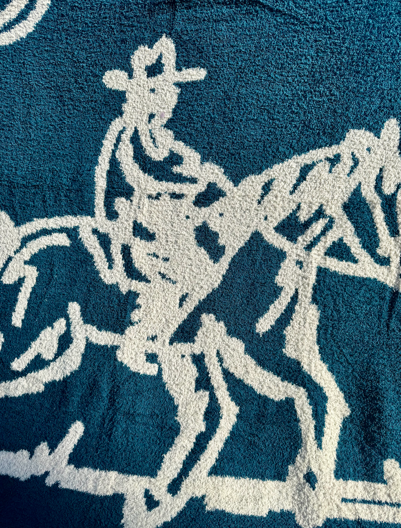 Drifter Plush Blanket - Mountain Blue