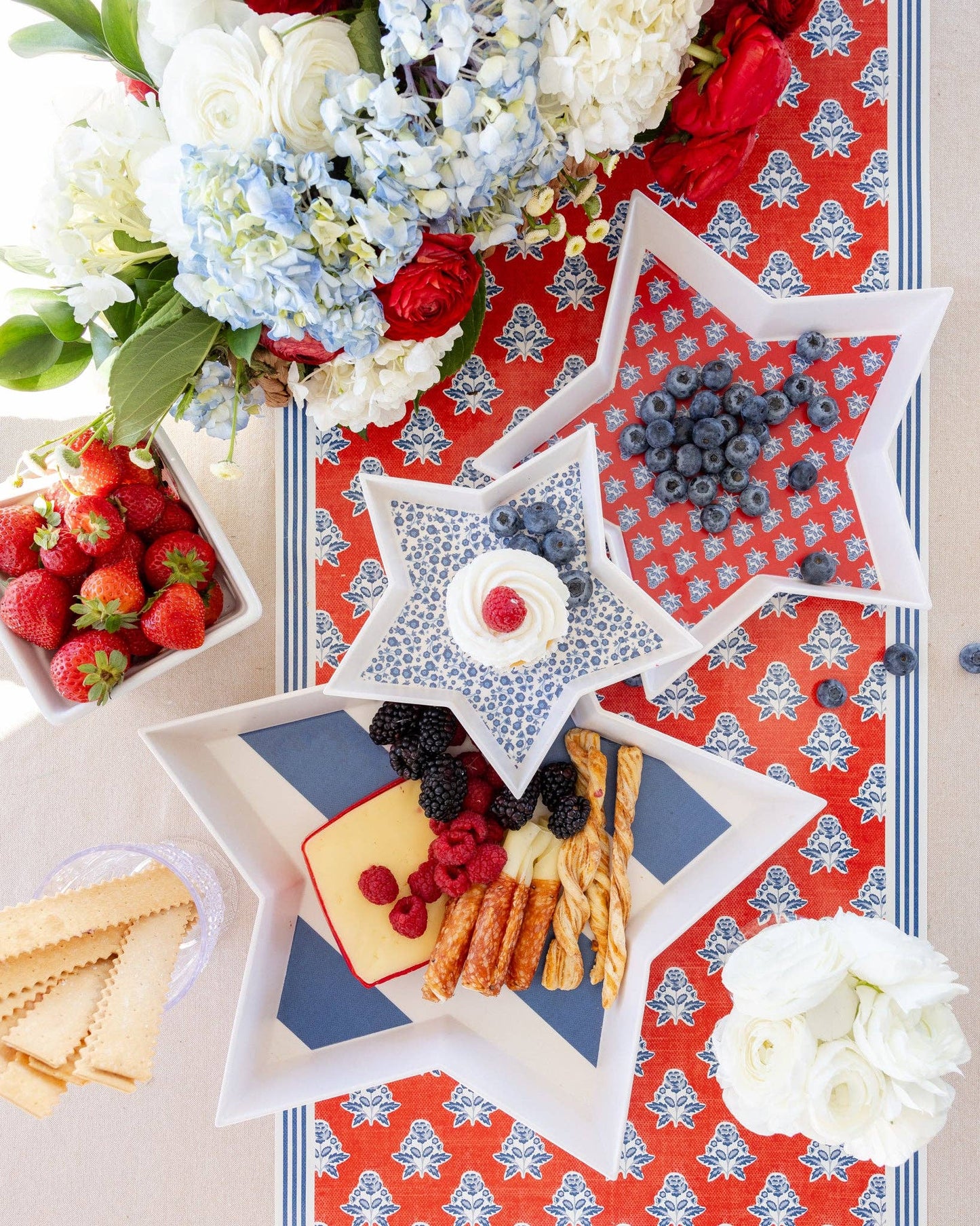 Stacking Stars Bamboo Tray Set