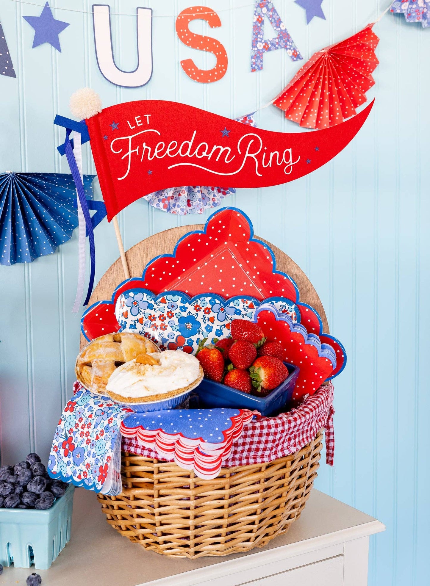 Floral Americana 9" Paper Plate